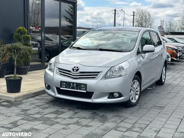 TOYOTA VERSO