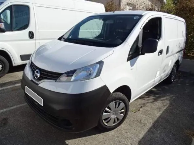 NISSAN NV200