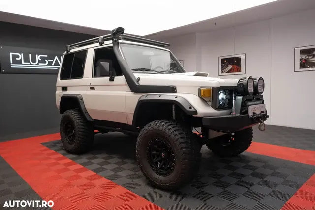 TOYOTA LAND CRUISER
