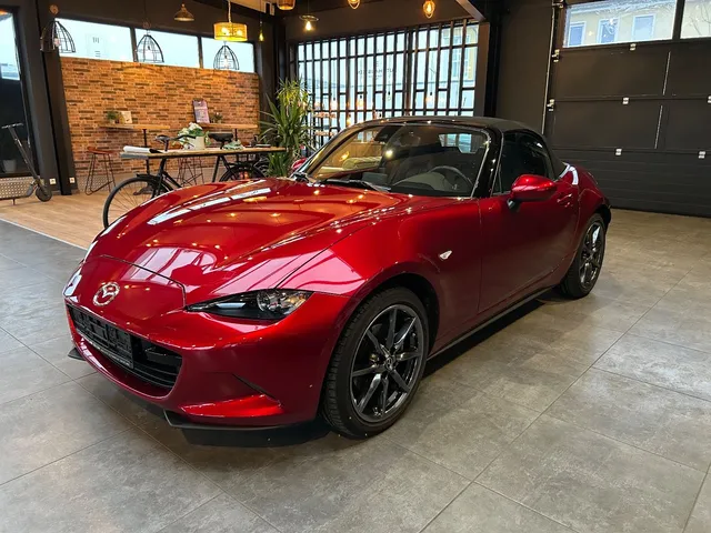 MAZDA MX-5 MIATA