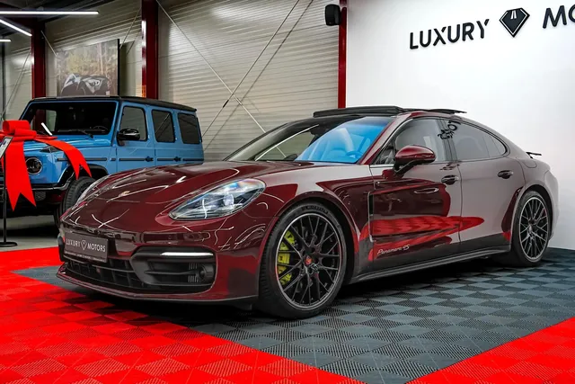PORSCHE PANAMERA