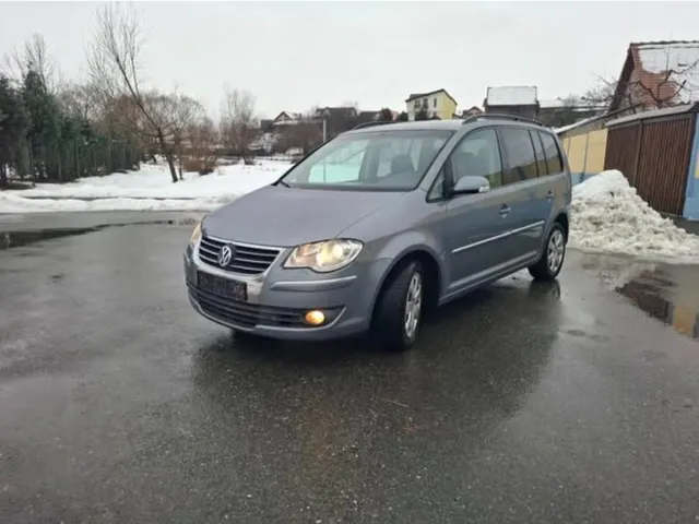 VOLKSWAGEN TOURAN