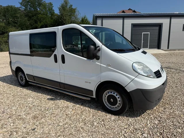 RENAULT TRAFIC