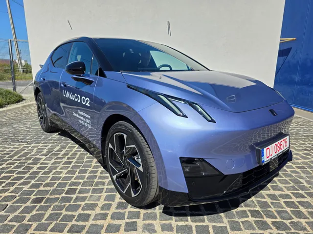 LYNK & CO 02