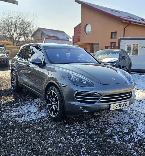 PORSCHE CAYENNE