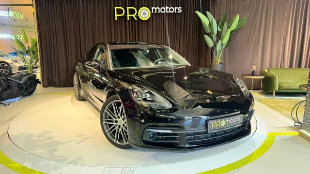 PORSCHE PANAMERA