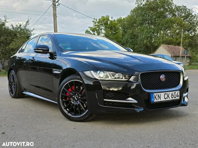 JAGUAR XE