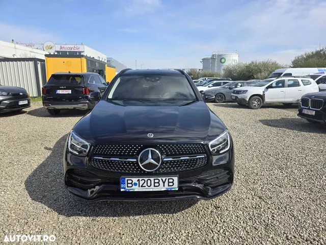 MERCEDES-BENZ GLC