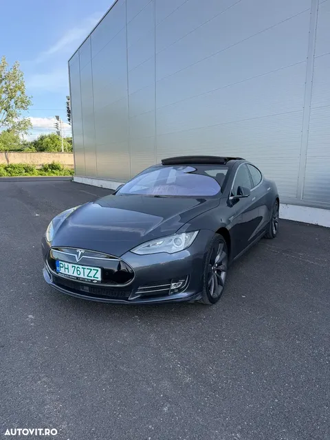 TESLA MODEL S