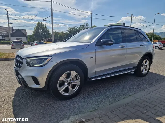 MERCEDES-BENZ GLC