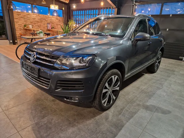 VOLKSWAGEN TOUAREG