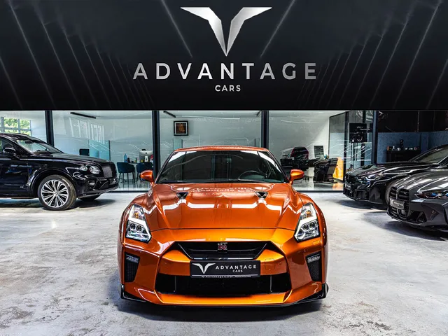 NISSAN GT R