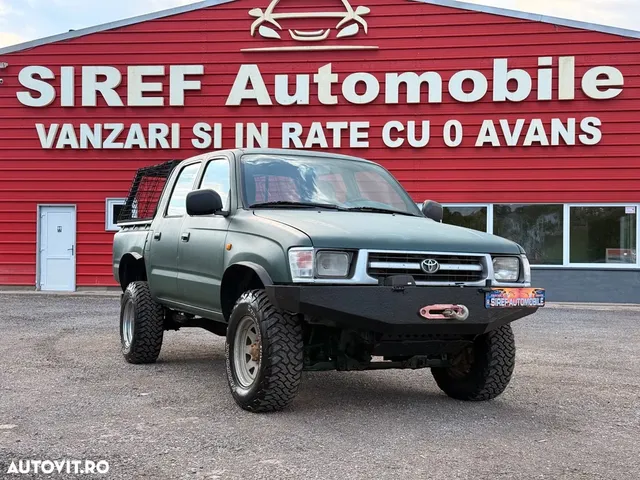 TOYOTA HILUX