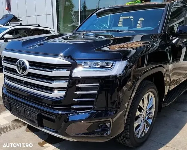 TOYOTA LAND CRUISER