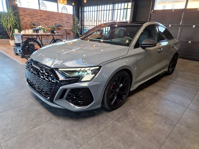 AUDI RS3