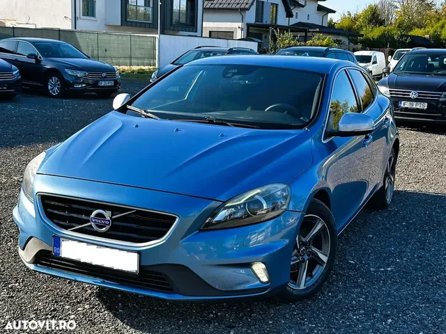 VOLVO V40