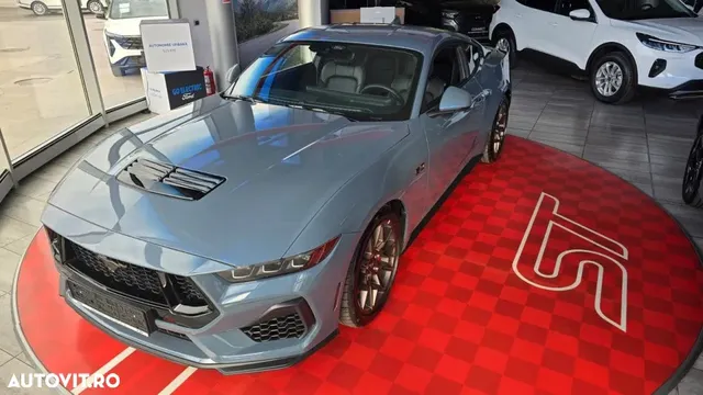 FORD MUSTANG