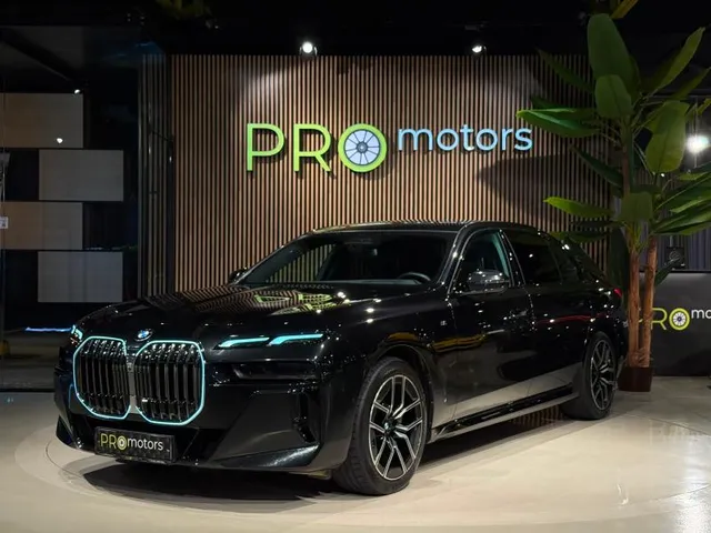 BMW 7 SERIES