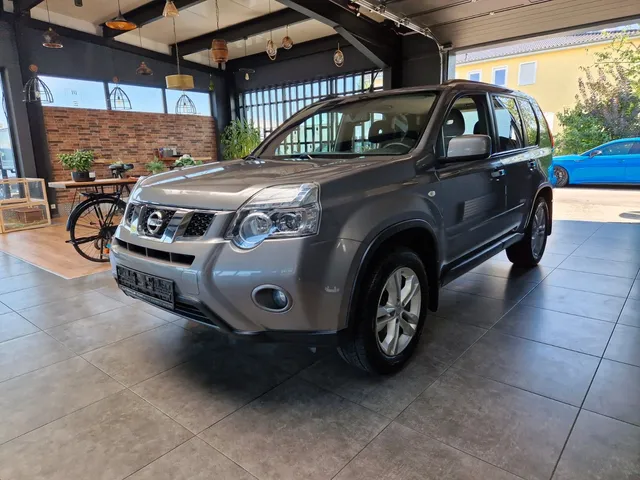 NISSAN X-TRAIL