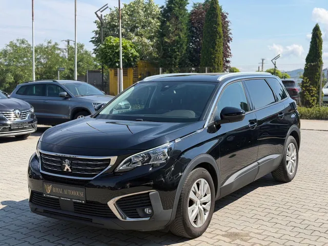PEUGEOT 5008
