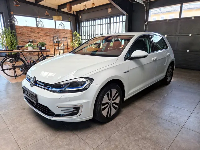 VOLKSWAGEN E GOLF