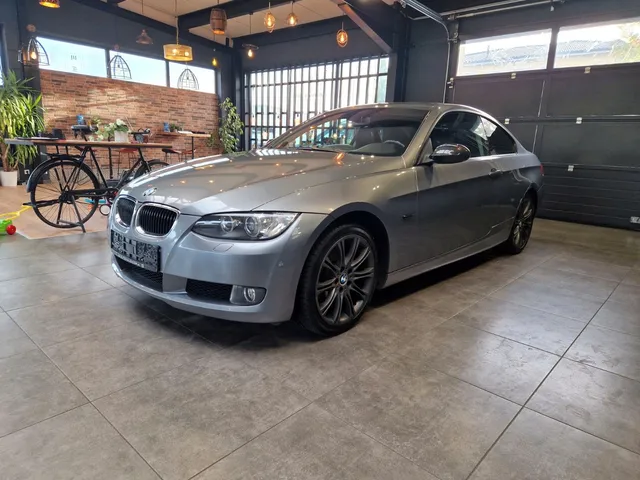 BMW 320I
