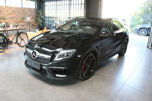MERCEDES-BENZ GLA