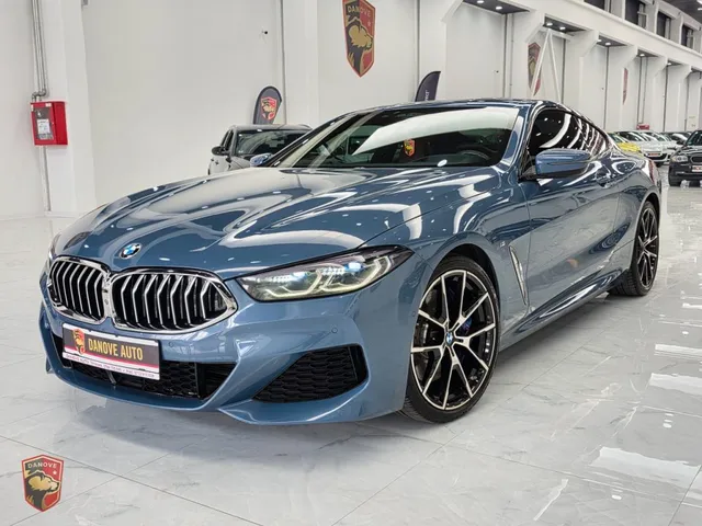 BMW 8 SERIES