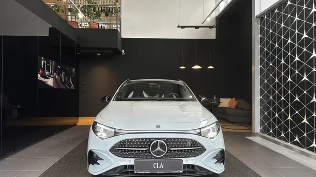 MERCEDES-BENZ CLA