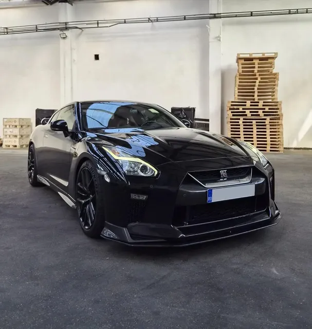 NISSAN GT-R