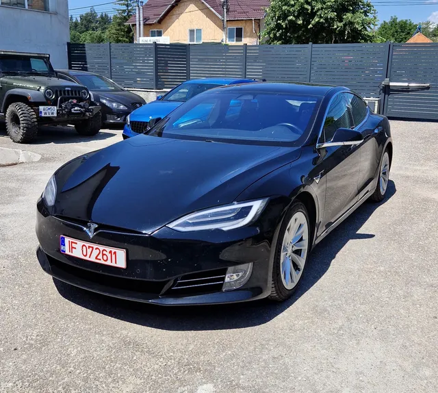 TESLA MODEL S