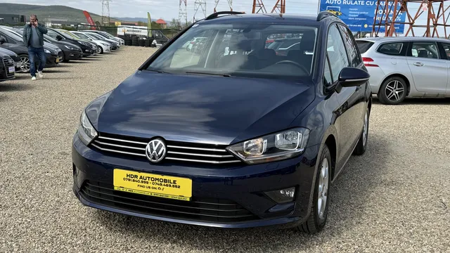 VOLKSWAGEN GOLF SPORTSVAN