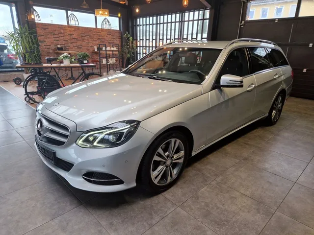 MERCEDES-BENZ E CLASS