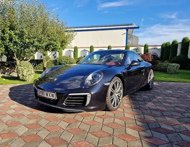 PORSCHE 911