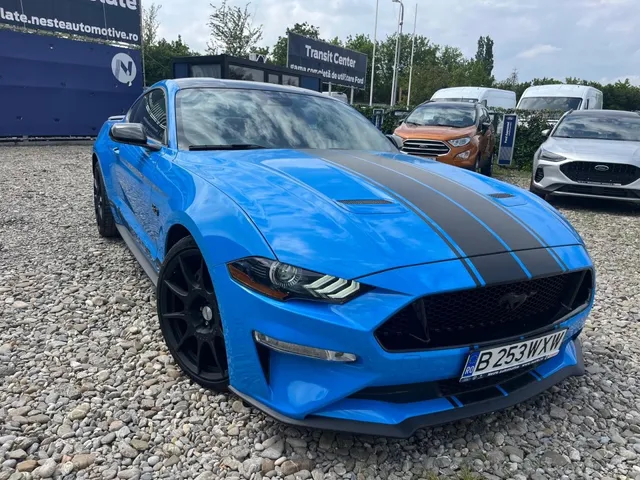 FORD MUSTANG