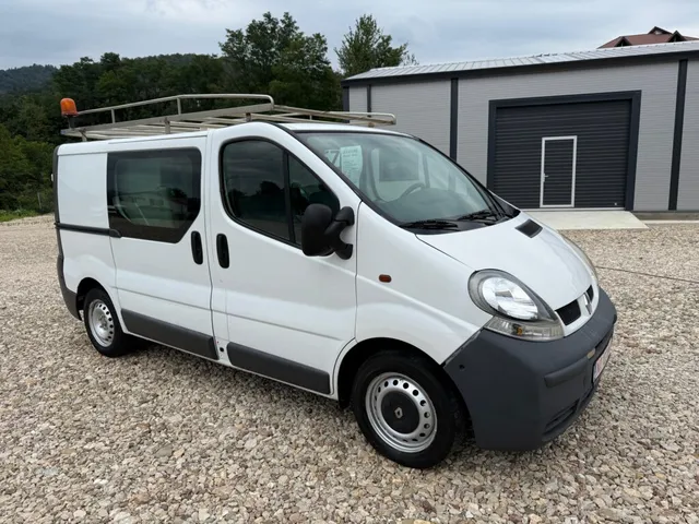 RENAULT TRAFIC