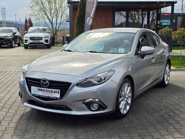 MAZDA 3