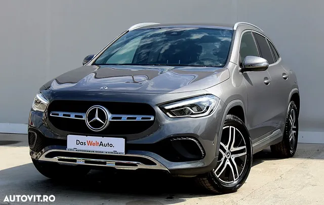 MERCEDES-BENZ GLA